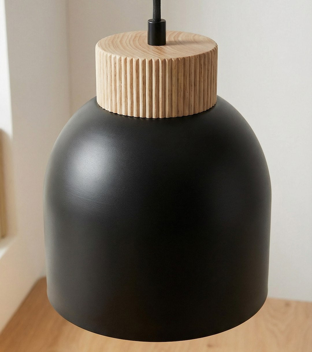 Kru 1 pendant light black