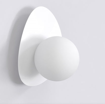 Ovo wall lamp white