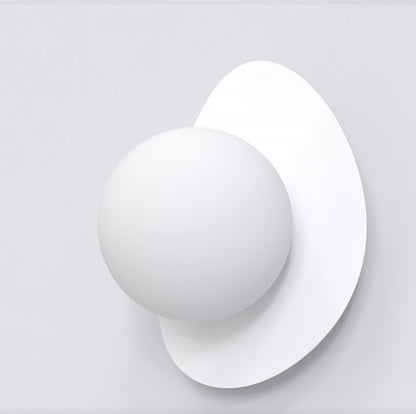 Ovo wall lamp white