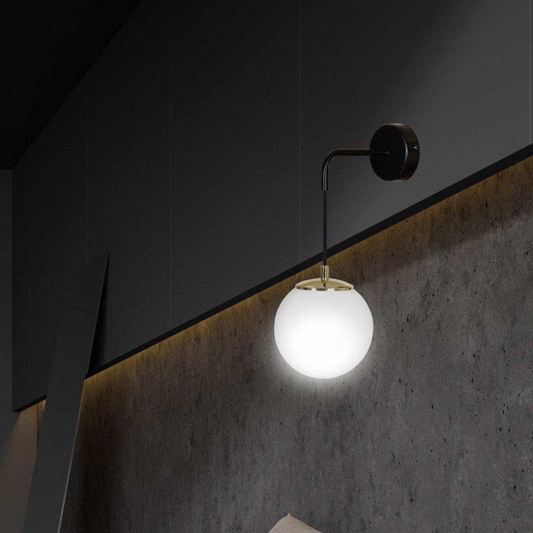 Ognis wall lamp black