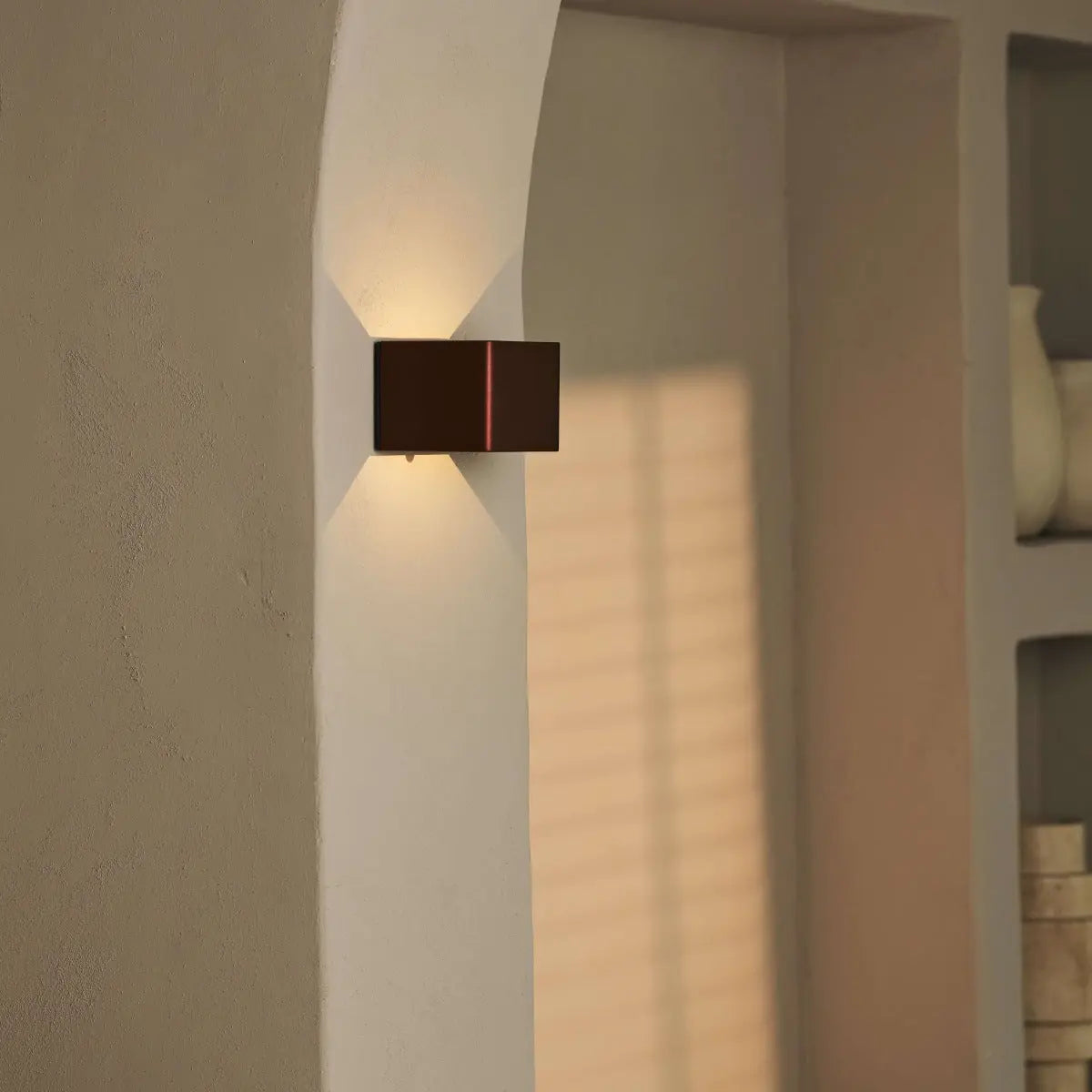Tess Bronze Rechargeable Wall Lamp | Motion sensor, 20 Light Modes & Remote Control-1